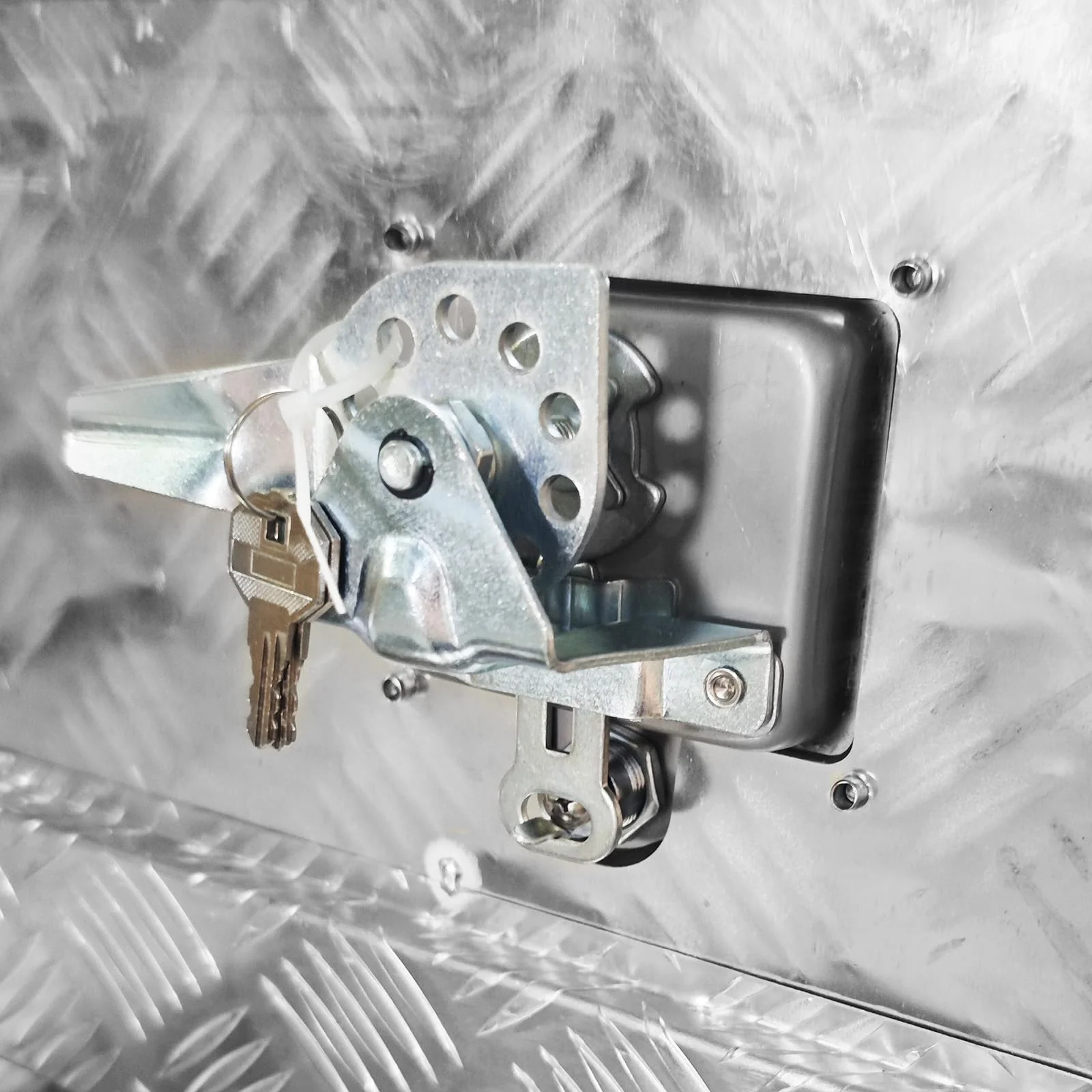 Garvee Aluminum Tool Box - 30 inch Square Truck Storage Organizer Chest With T-Handle Lock and Keys Included - Image 6