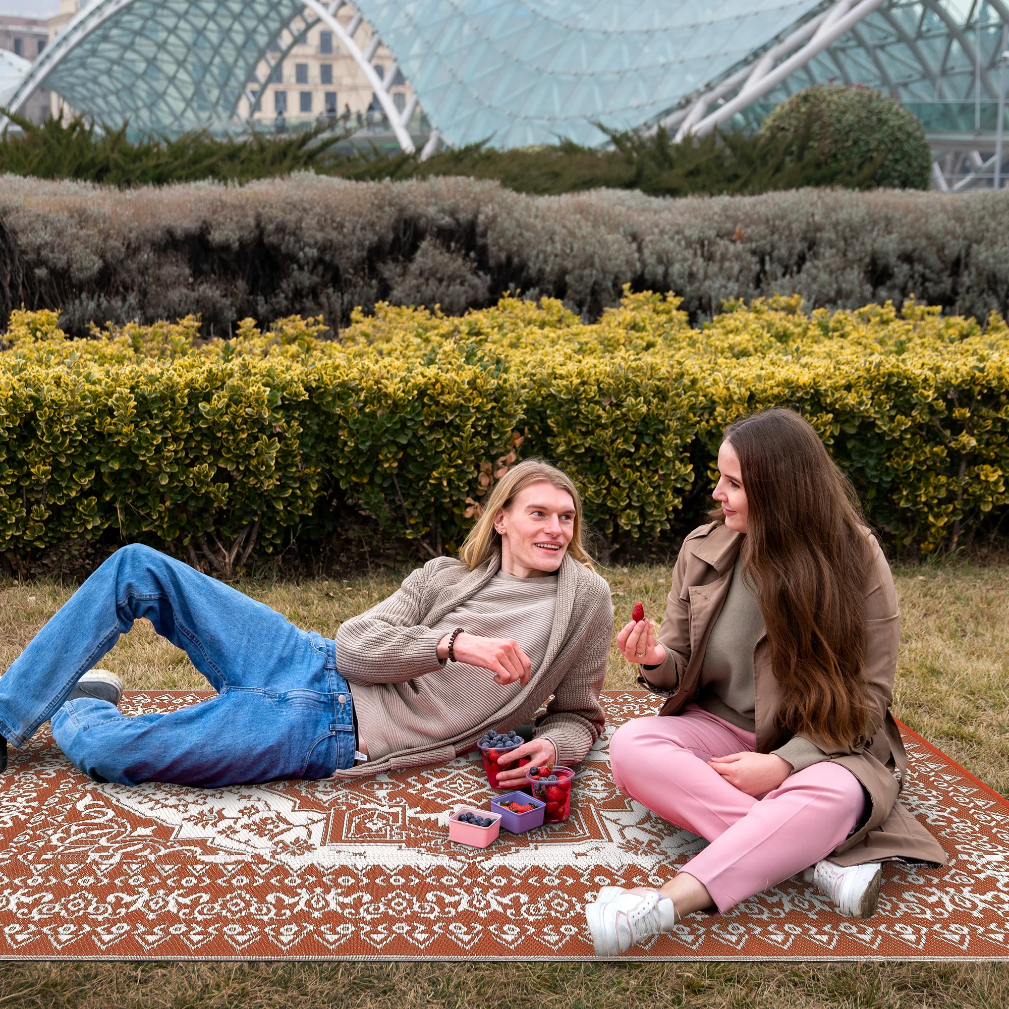 Garvee Outdoor Brick Red 9x12 Plastic Straw Rug, Waterproof Stain Resistant Reversible for Camping, Garden, Backyard, RV, Patio - Image 3